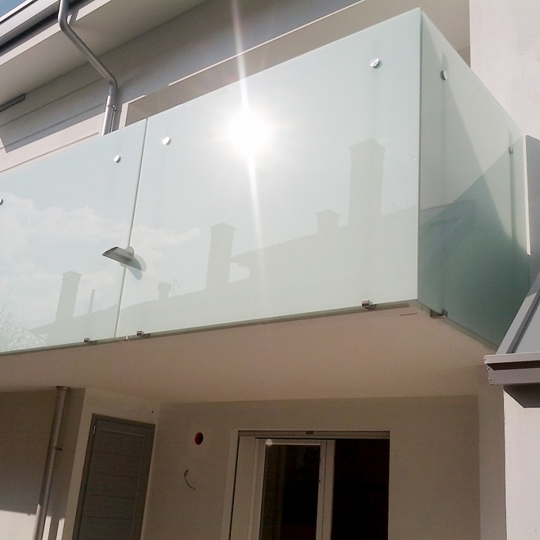 Niero scale e parapetti 14